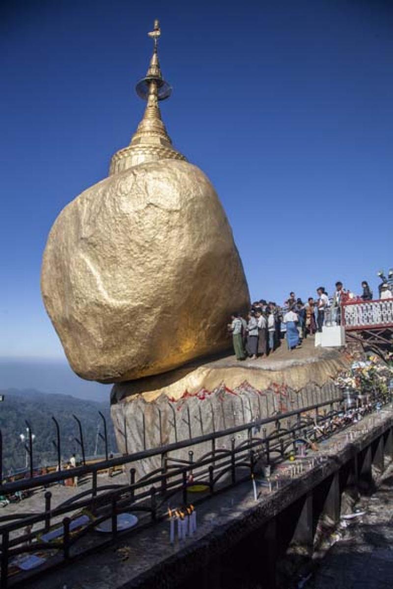 Golden Rock Meditations, Kyaiktiyo Myanmar