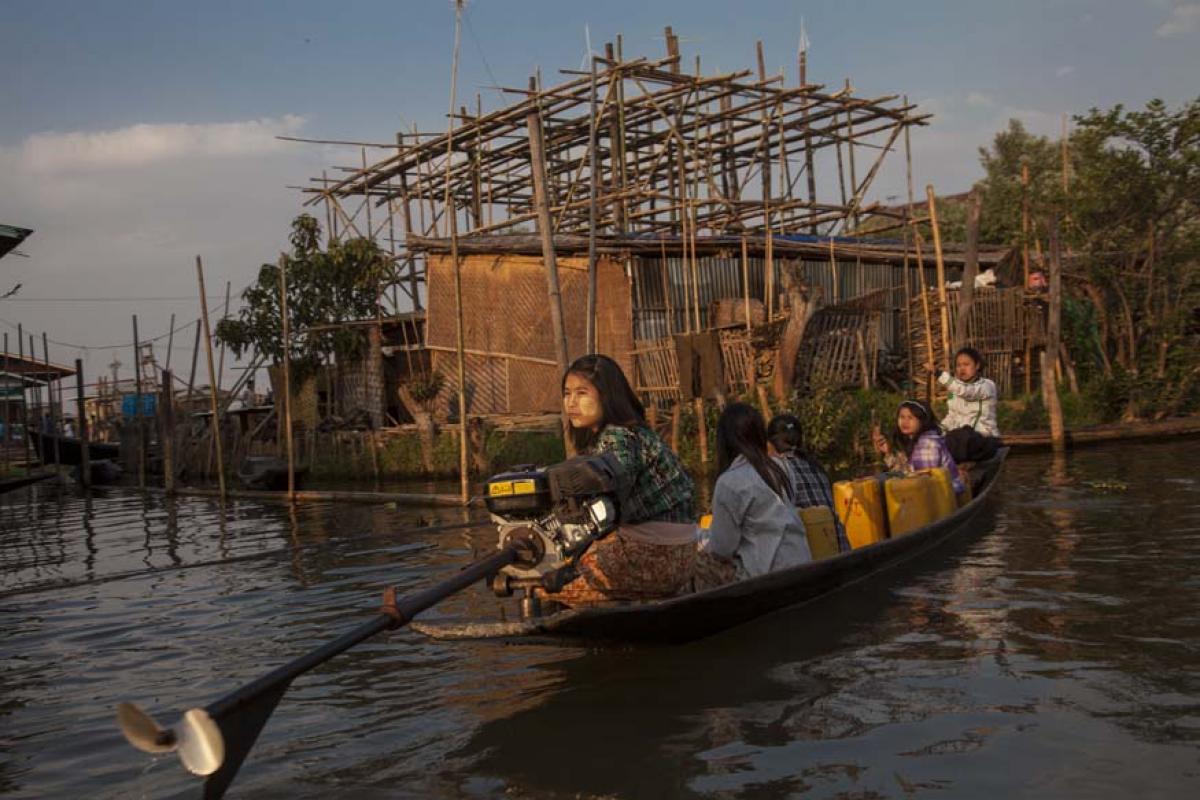 Inle Lake Trekking and Boating on Buddha&#039;s Donation Holiday